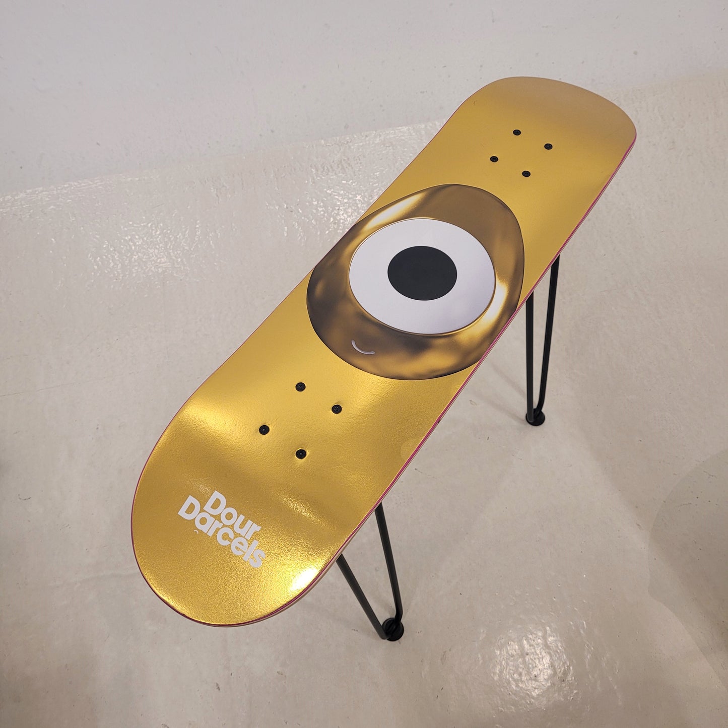 Dour Darcels Skateboard - Gold